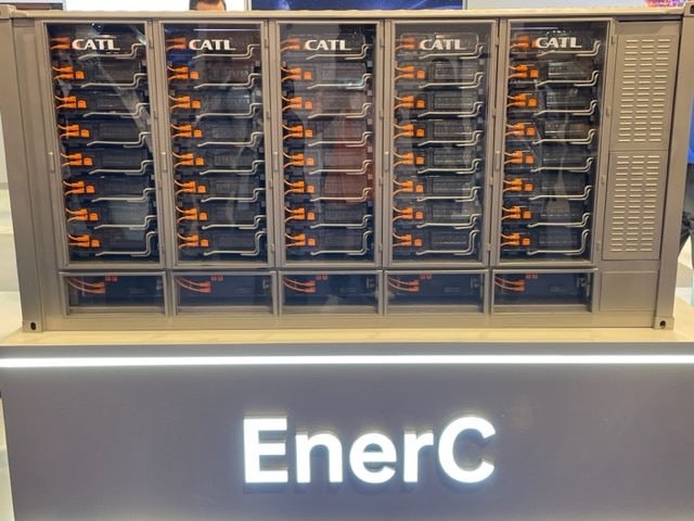 Commercial energy storage container
